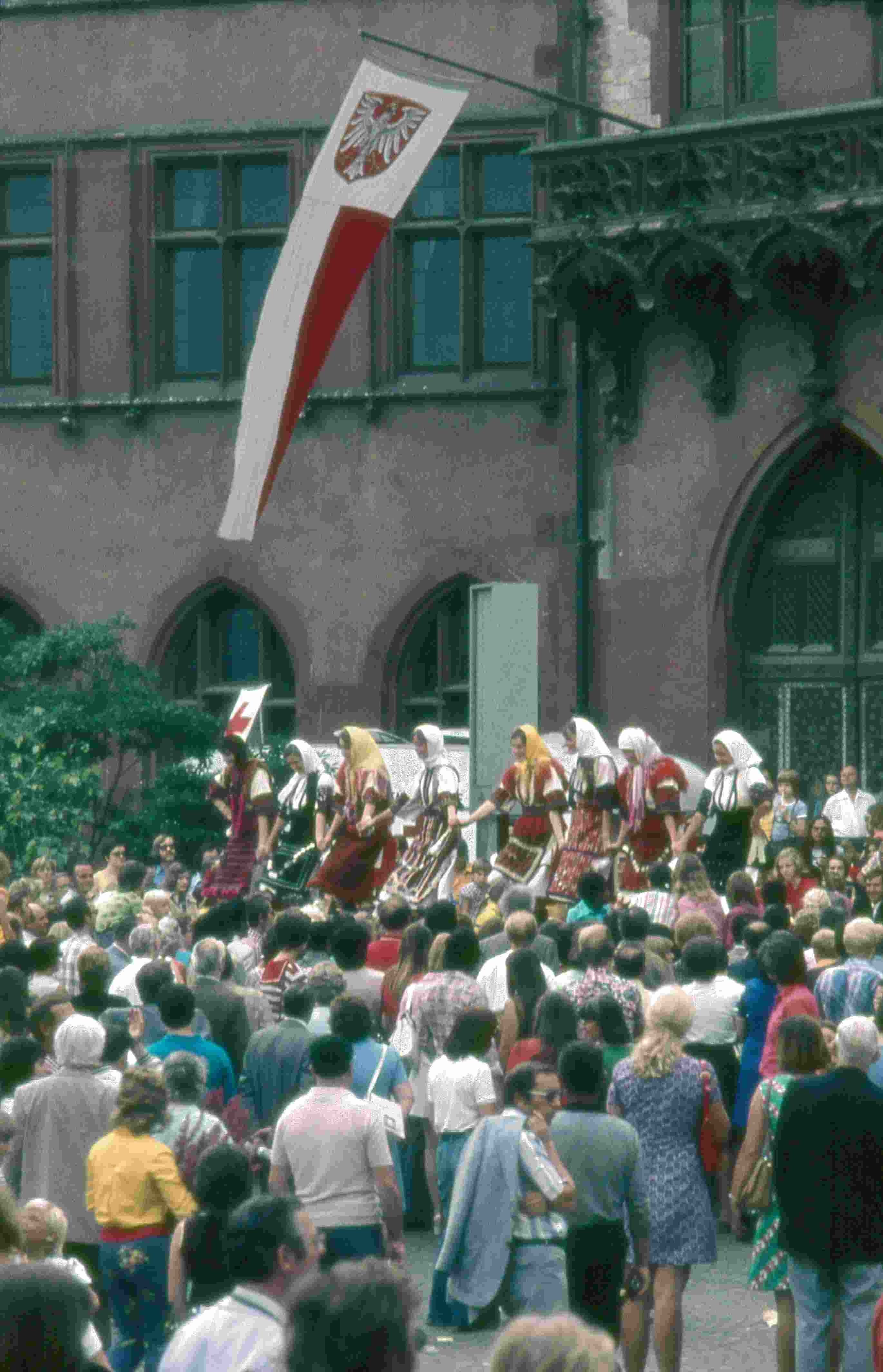 Mazedonisch :: 1974 :: Foto: Ensemble SLAWIA